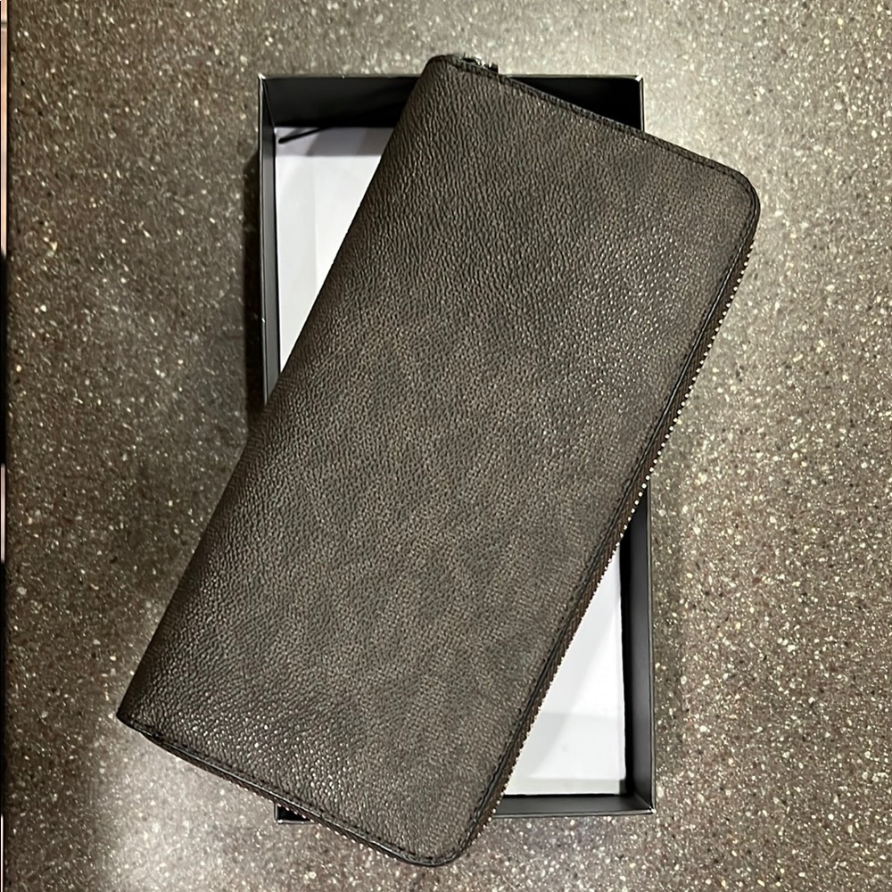 MICHAEL Michael Kors Black Wallet